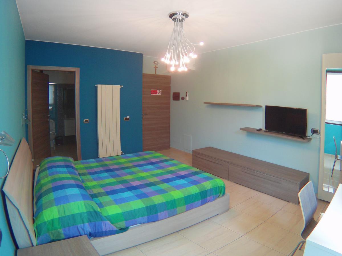 Bed and Breakfast La Tarantola Вермеззо Экстерьер фото